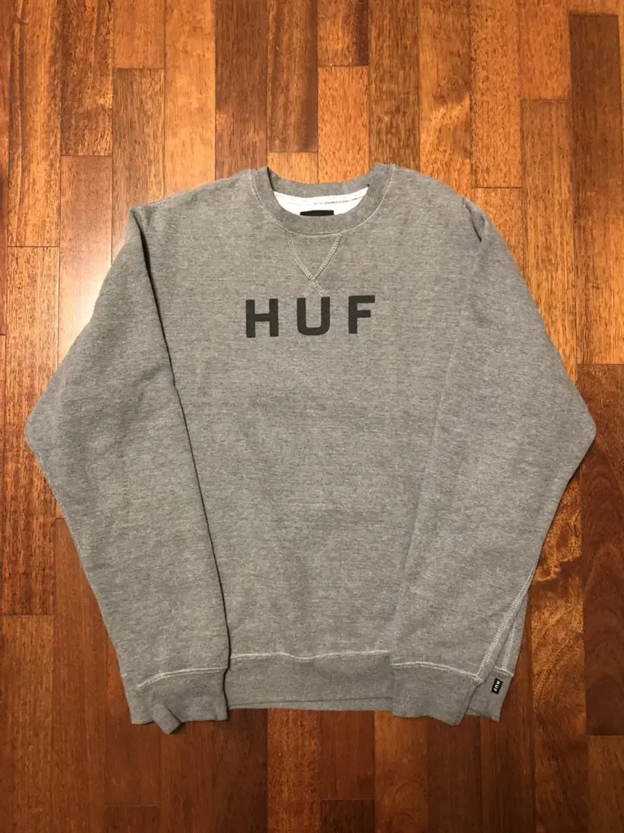 허프(huf) 맨투맨 L size